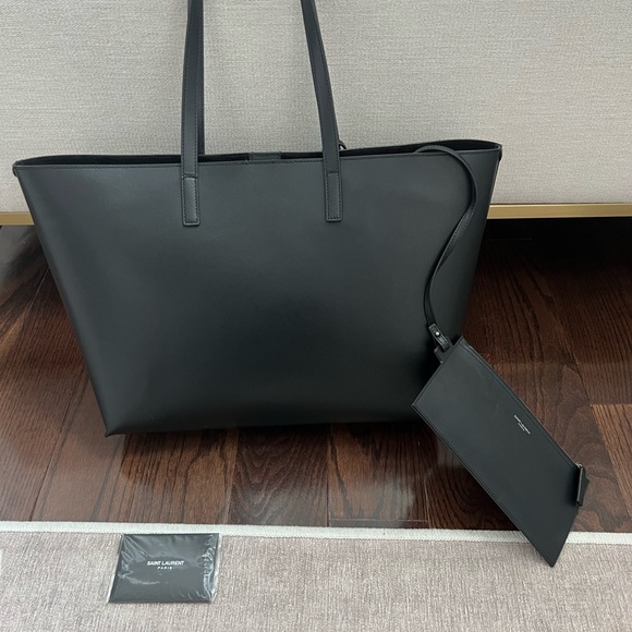 Saint Laurent Shopper Tote - Picture 5 of 11